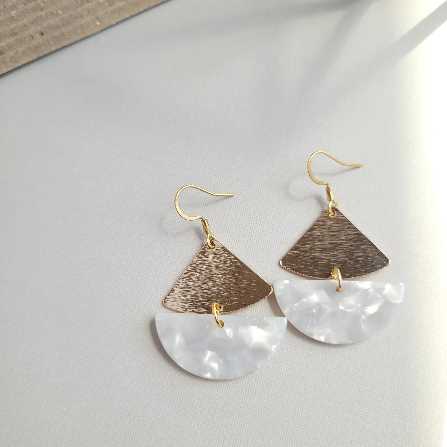 Stacey Earrings - Pearl